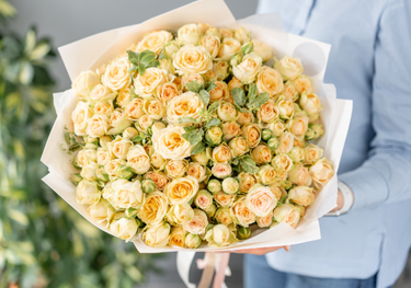 Pure Elegance Spray Rose Bouquet